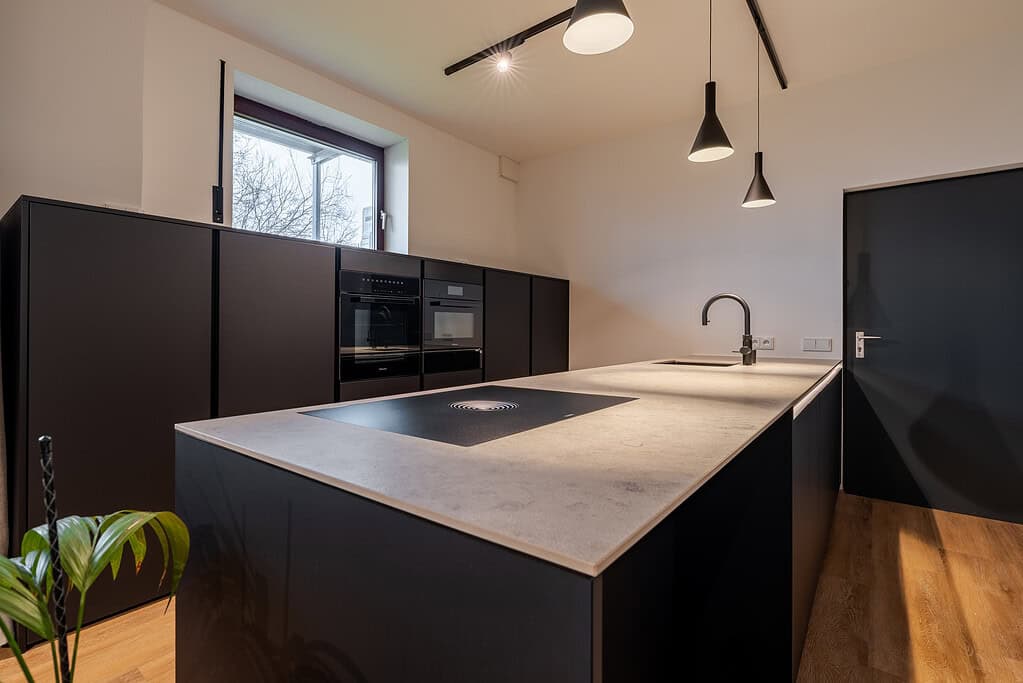 Showküche von Timbers.kitchen in Weiden
