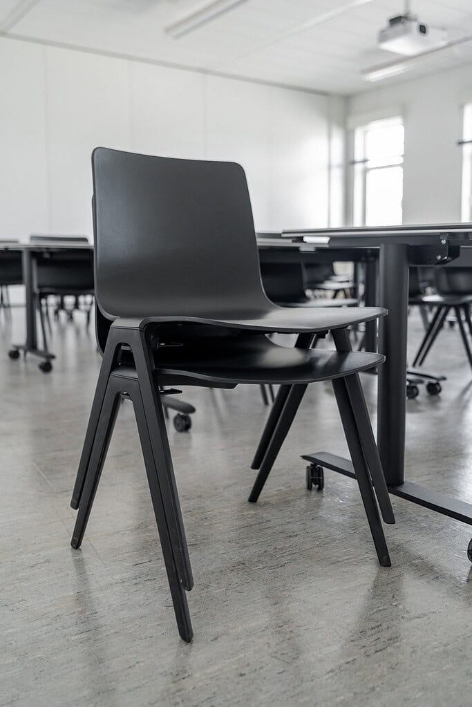 OTH Amberg-Weiden – Hörsaal mit flexibler Möblierung
